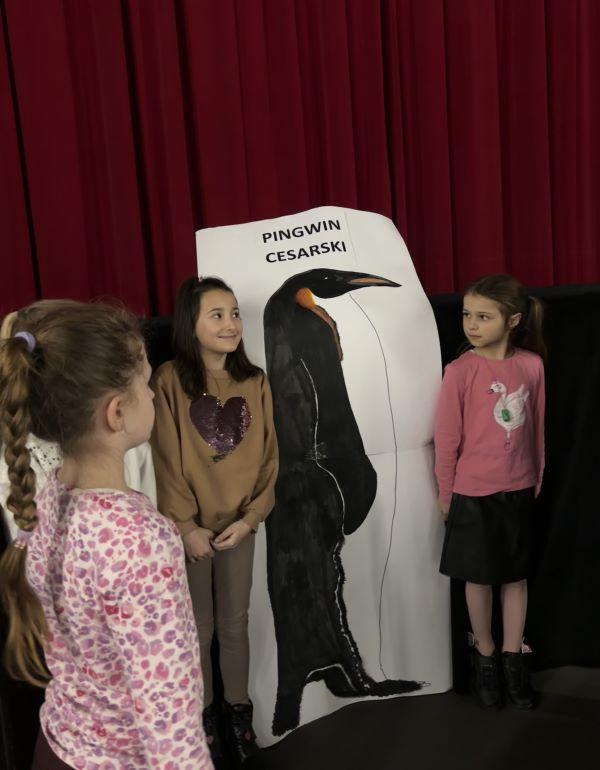 FAMILIJNY KLUB FILMOWY: RELACJA Z WARSZTATÓW PRZED FILMEM „MÓJ PRZYJACIEL PINGWIN”