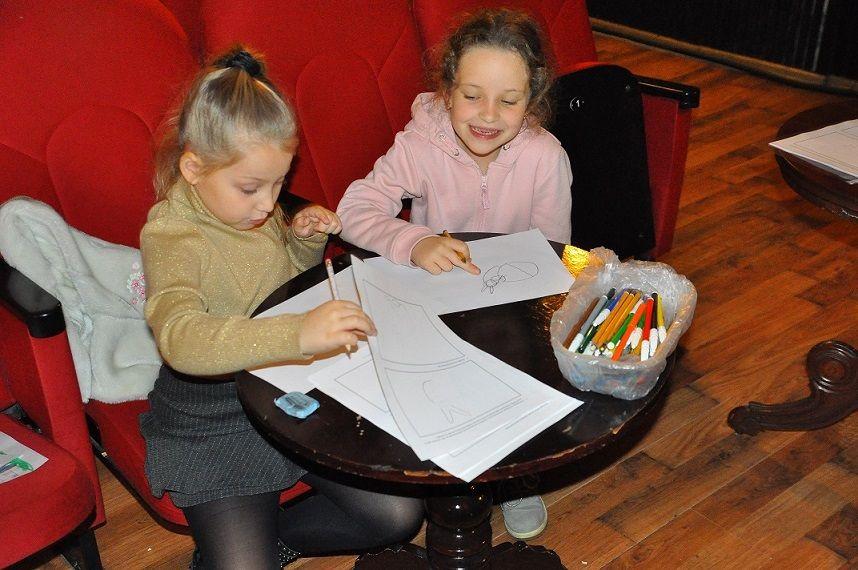 BYĆ JAK PICASSO! WARSZTATY RYSOWANIA ZWIERZAKÓW PODCZAS SPOTKANIA FAMILIJNEGO KLUBU FILMOWEGO 13.11.2021r. 