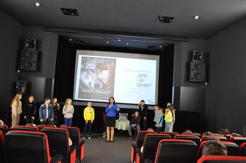 KINOSZKOŁA: CZY MOŻNA OSWOIĆ DZIKĄ NATURĘ? PRELEKCJA I FILM „WIKI I JEJ SEKRET”